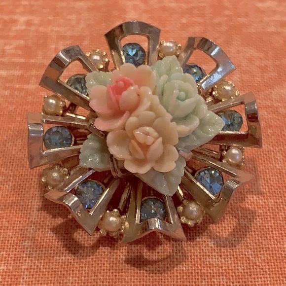 Coro Jewelry - Coro Flower Pin Brooch